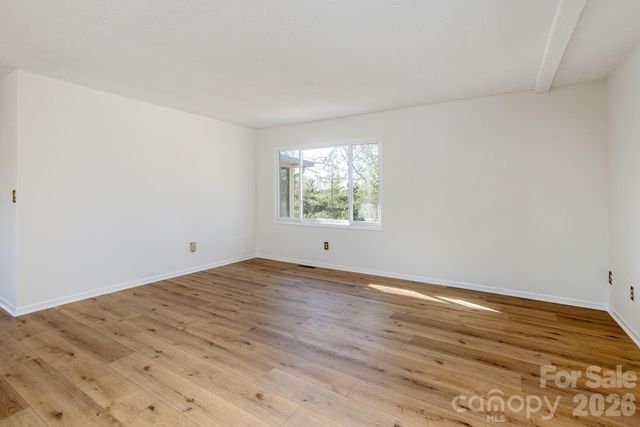 3113 Primrose Drive, Hendersonville, NC 28792