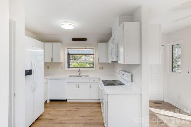 3113 Primrose Drive, Hendersonville, NC 28792