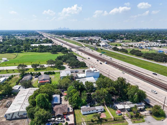 11110 E Hardy Road, Houston, TX 77093