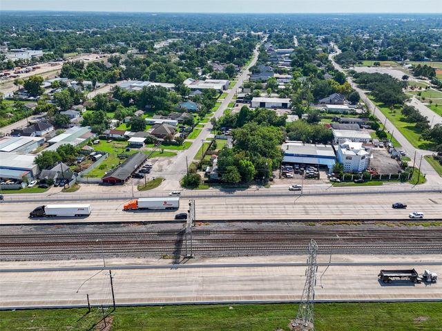 11110 E Hardy Road, Houston, TX 77093