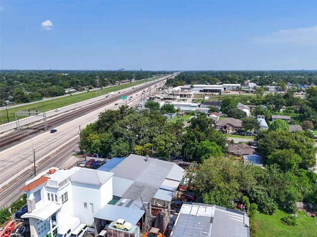 11110 E Hardy Road, Houston, TX 77093