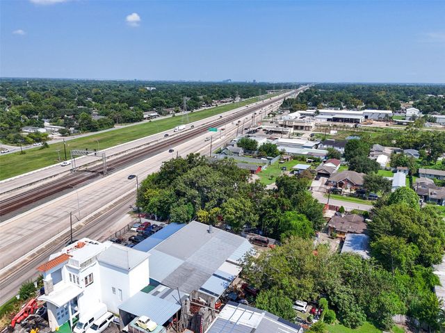 11110 E Hardy Road, Houston, TX 77093