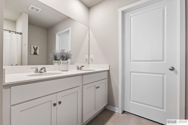 4516 Lawnwood Drive, Bellevue, NE 68133