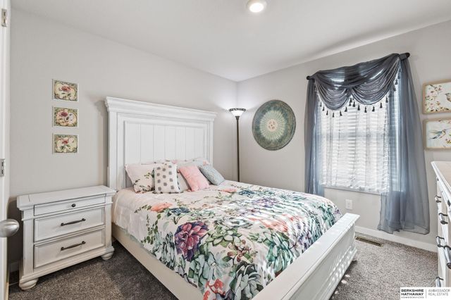 4516 Lawnwood Drive, Bellevue, NE 68133