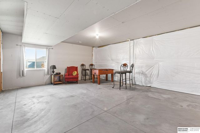 4516 Lawnwood Drive, Bellevue, NE 68133