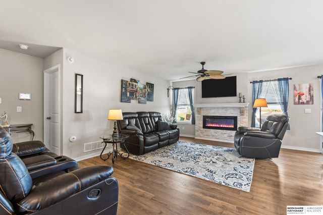 4516 Lawnwood Drive, Bellevue, NE 68133