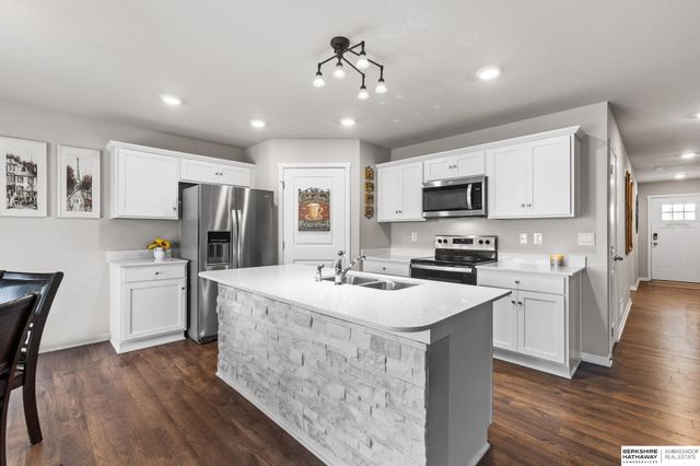 4516 Lawnwood Drive, Bellevue, NE 68133