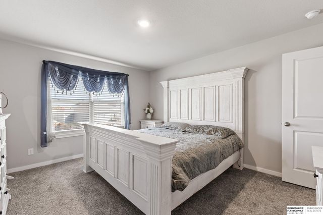 4516 Lawnwood Drive, Bellevue, NE 68133