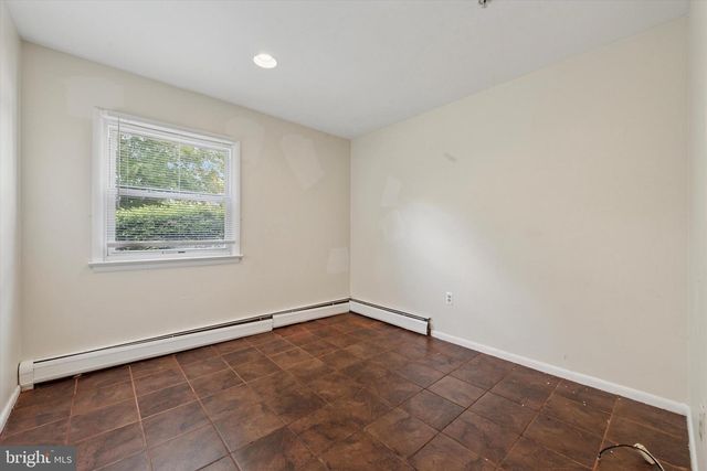 17 GLOUCESTER DR, Downingtown, PA 19335