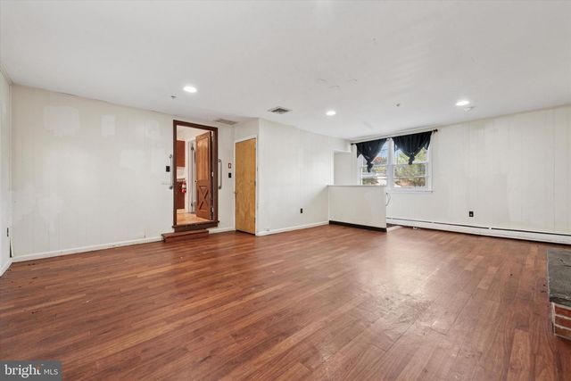 17 GLOUCESTER DR, Downingtown, PA 19335