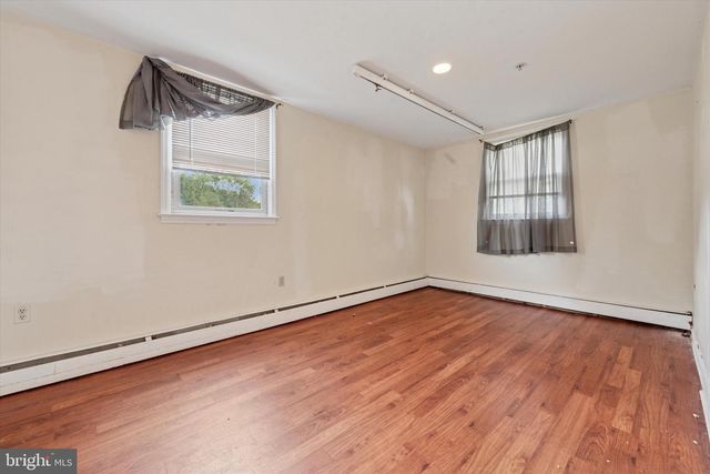 17 GLOUCESTER DR, Downingtown, PA 19335