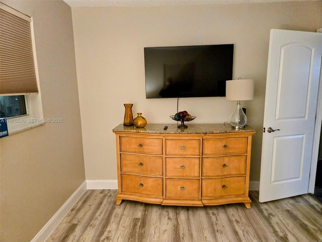 2431 SW 82nd Ave 305, Davie, FL 33324