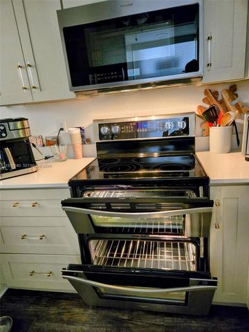 2431 SW 82nd Ave 305, Davie, FL 33324