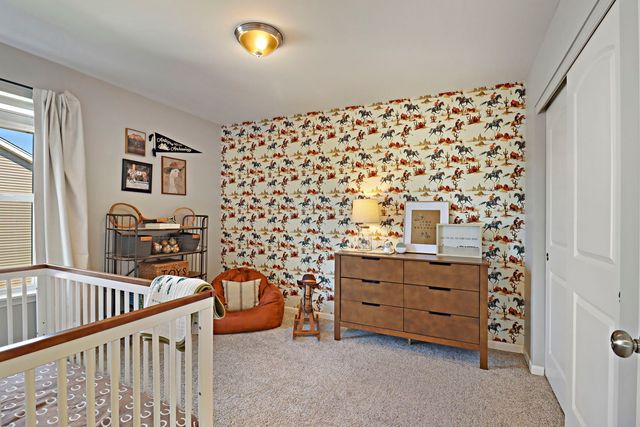 260 E Parkland Drive, Island Lake, IL 60042