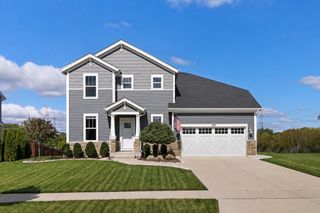 260 E Parkland Drive, Island Lake, IL 60042