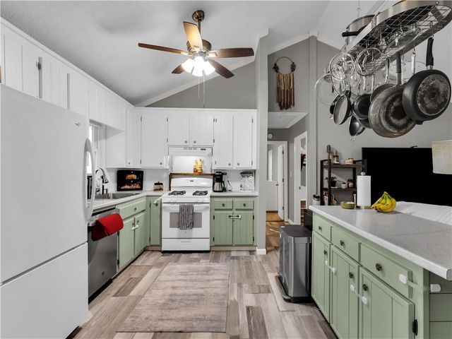 5483 Tonowanda Drive, Acworth, GA 30102