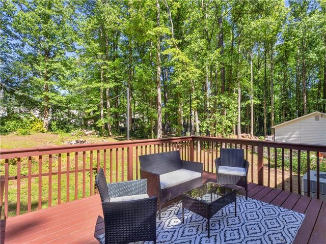 5483 Tonowanda Drive, Acworth, GA 30102