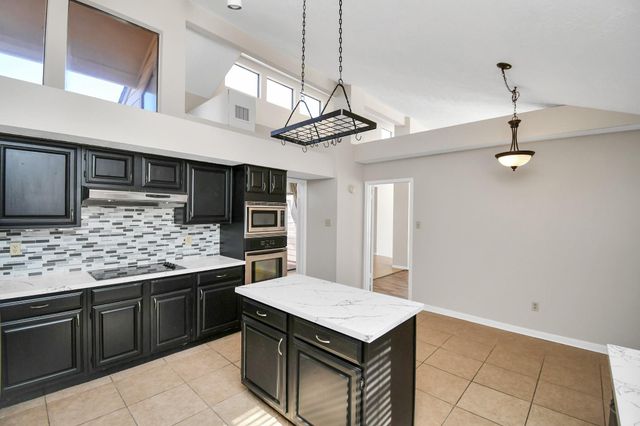 2119 Echo Ridge, Sugar Land, TX 77478