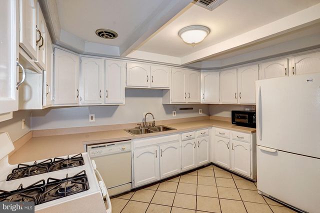 1326 L ST SE, Washington, DC 20003