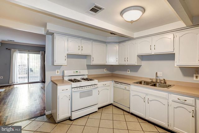 1326 L ST SE, Washington, DC 20003