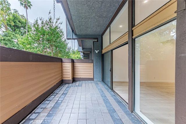 421 S Van Ness, Los Angeles, CA 90020