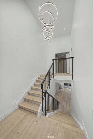 421 S Van Ness, Los Angeles, CA 90020