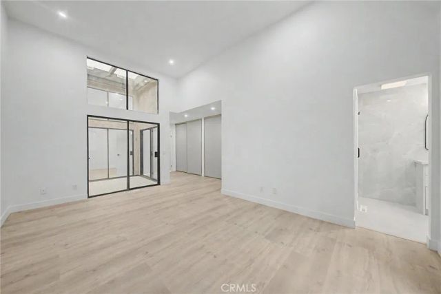 421 S Van Ness, Los Angeles, CA 90020