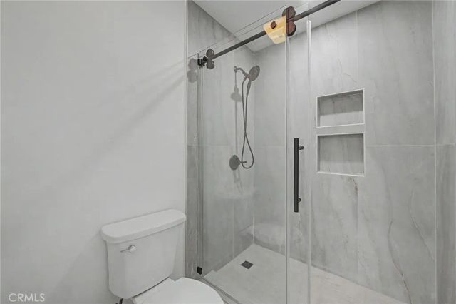 421 S Van Ness, Los Angeles, CA 90020