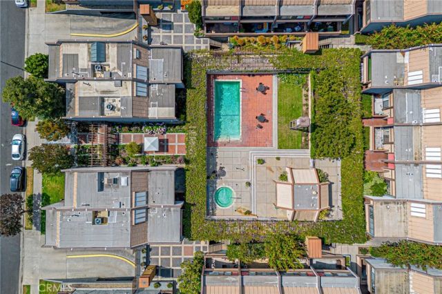 421 S Van Ness, Los Angeles, CA 90020