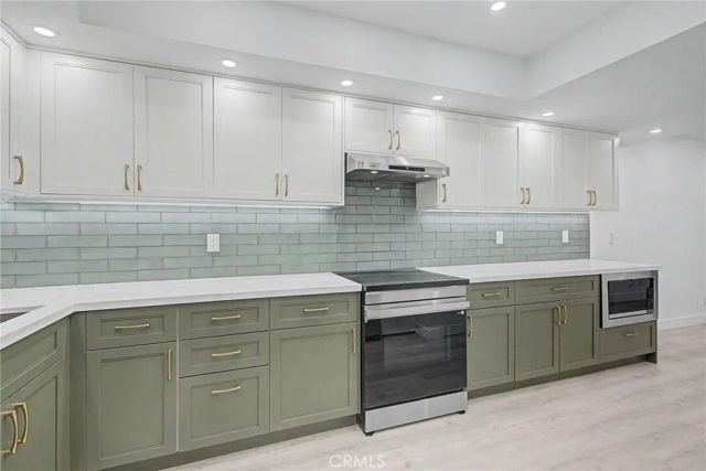 421 S Van Ness, Los Angeles, CA 90020