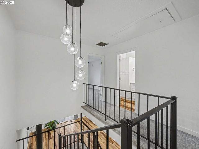 445 N HAYDEN BAY Dr, Portland, OR 97217