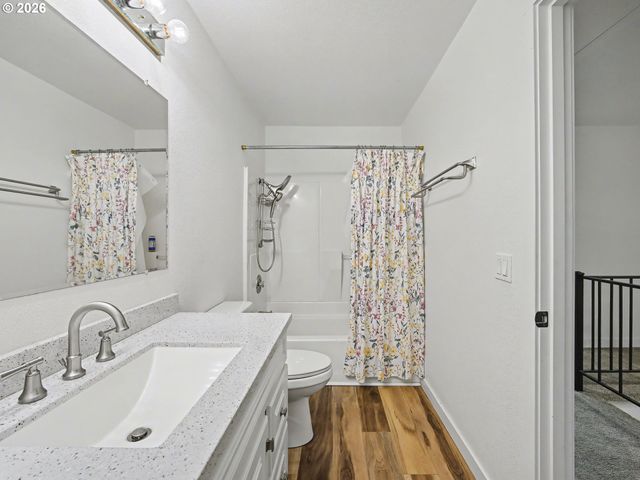 445 N HAYDEN BAY Dr, Portland, OR 97217