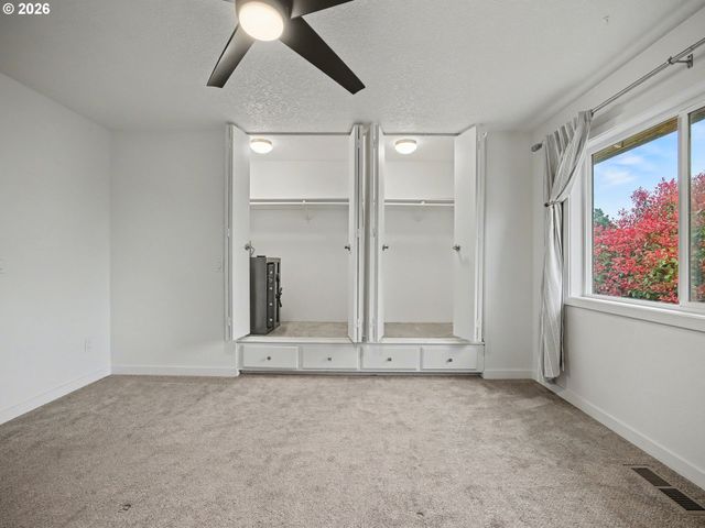 445 N HAYDEN BAY Dr, Portland, OR 97217