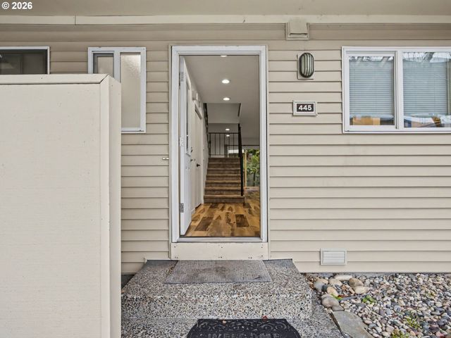 445 N HAYDEN BAY Dr, Portland, OR 97217