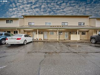 445 N HAYDEN BAY Dr, Portland, OR 97217