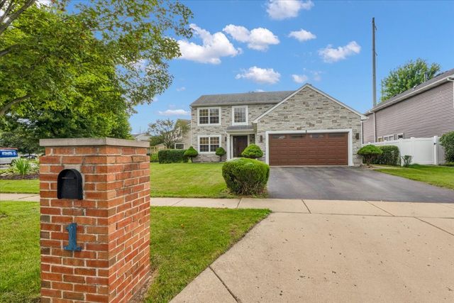 1 Stratford Court, South Elgin, IL 60177