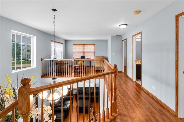 1 Stratford Court, South Elgin, IL 60177