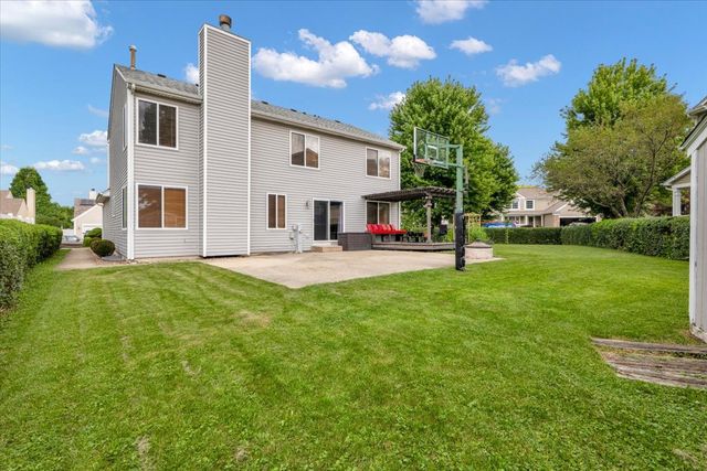 1 Stratford Court, South Elgin, IL 60177