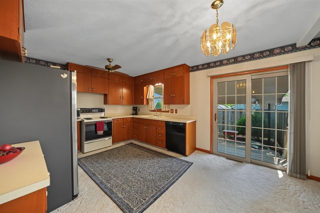 2093 Wesley St., Salina, KS 67401
