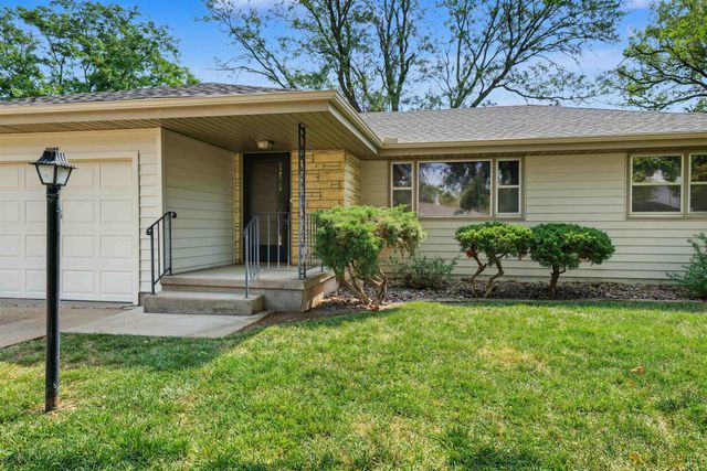 2093 Wesley St., Salina, KS 67401