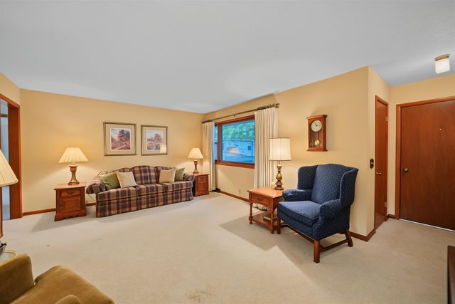 2093 Wesley St., Salina, KS 67401