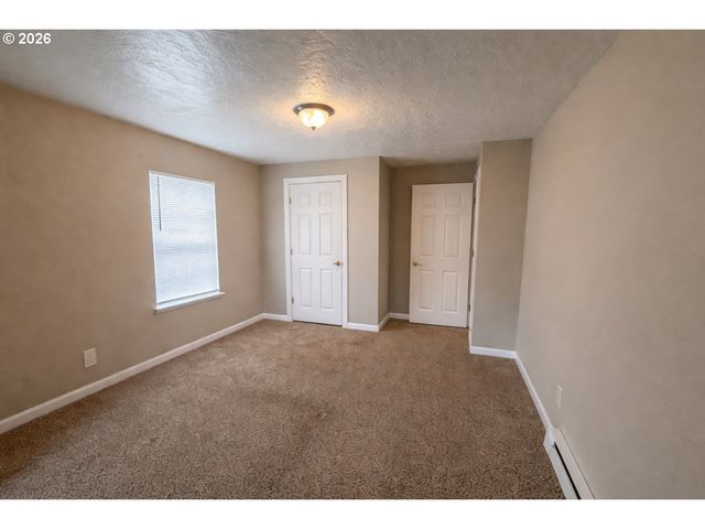 3215 Se VINEYARD Rd, Milwaukie, OR 97267