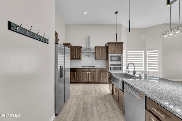 13729 LAGO VISTA Avenue, Horizon City, TX 79928