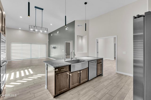 13729 LAGO VISTA Avenue, Horizon City, TX 79928