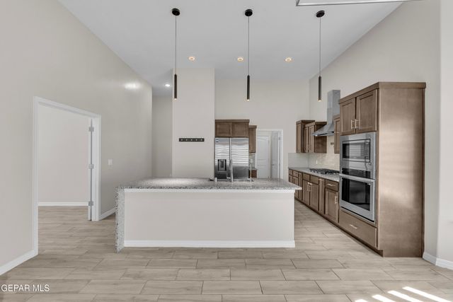 13729 LAGO VISTA Avenue, Horizon City, TX 79928