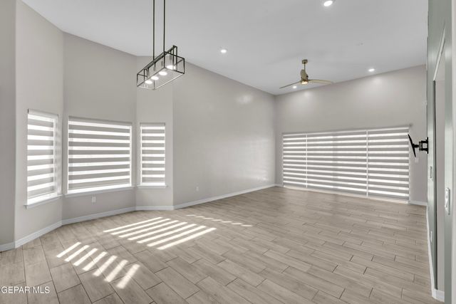 13729 LAGO VISTA Avenue, Horizon City, TX 79928