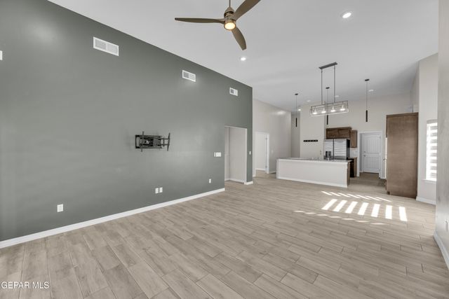 13729 LAGO VISTA Avenue, Horizon City, TX 79928