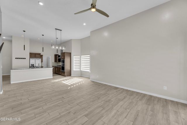 13729 LAGO VISTA Avenue, Horizon City, TX 79928