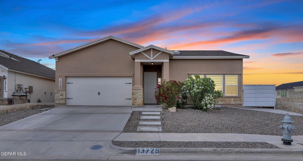 13729 LAGO VISTA Avenue, Horizon City, TX 79928