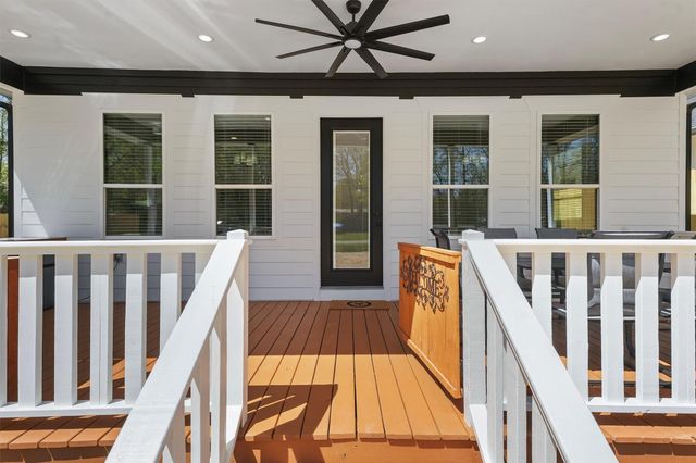 210 Canary Street, Point Blank, TX 77364